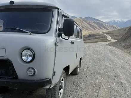 УАЗ Буханка 1996 года за 2 400 000 тг. в Алматы – фото 26