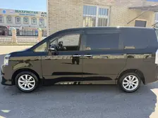 Toyota Voxy, 2009