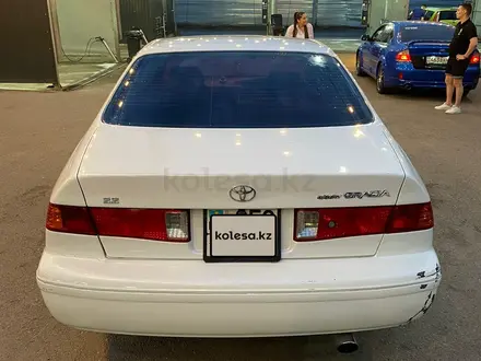 Toyota Camry Gracia 2000 года за 3 000 000 тг. в Алматы – фото 9