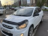 Hyundai Accent 2014 года за 3 500 000 тг. в Астана – фото 2