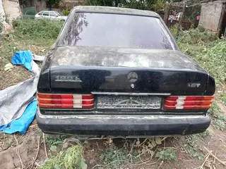 Mercedes-Benz 190