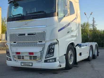Volvo  FH 2019 года за 59 000 000 тг. в Алматы