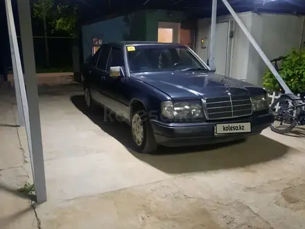 Mercedes-Benz E 260 1992 года за 900 000 тг. в Алматы