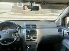 Toyota Avensis Verso, 2002