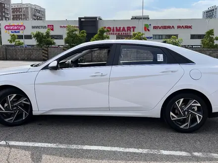 Hyundai Elantra 2024 года за 8 750 000 тг. в Алматы – фото 15