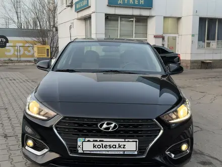 Hyundai Solaris 2017 года за 6 800 000 тг. в Алматы – фото 3