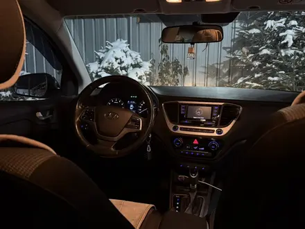 Hyundai Solaris 2017 года за 6 800 000 тг. в Алматы – фото 18