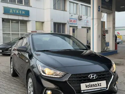 Hyundai Solaris 2017 года за 6 800 000 тг. в Алматы – фото 6