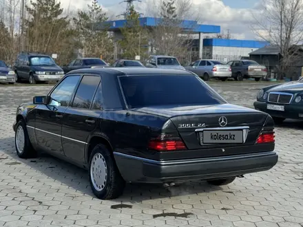 Mercedes-Benz E 300 1992 года за 3 300 000 тг. в Костанай – фото 2