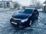 Toyota Camry 2015 года за 9 300 000 тг. в Семей – фото 2