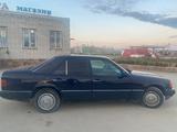 Mercedes-Benz E 200 1993 годаүшін1 200 000 тг. в Семей – фото 2