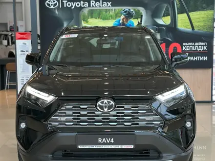 Toyota RAV4 Luxe 2025 года за 21 220 000 тг. в Алматы – фото 2