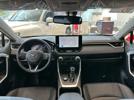 Toyota RAV4 Luxe 2025 года за 21 220 000 тг. в Алматы – фото 15