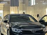 Toyota Camry 2015 года за 8 000 000 тг. в Жанаозен – фото 2