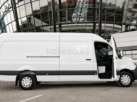 Mercedes-Benz Sprinter 2024 года за 33 000 000 тг. в Астана