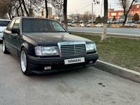 Mercedes-Benz E 230 1990 года за 1 800 000 тг. в Шымкент