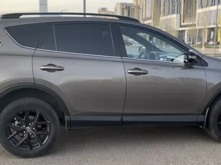 Toyota RAV4 2019 года за 13 000 000 тг. в Астана – фото 2