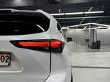 Toyota Highlander 2023 года за 25 000 000 тг. в Алматы – фото 4