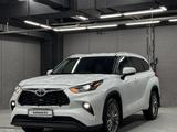 Toyota Highlander 2023 года за 25 000 000 тг. в Алматы – фото 3