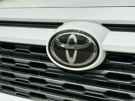 Toyota RAV4 2020 года за 15 800 000 тг. в Алматы – фото 26