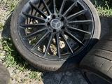 Диски с шинами за 350 000 тг. в Алматы