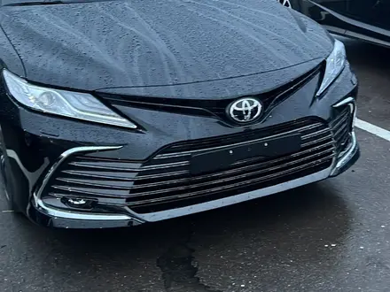 Toyota Camry 2023 года за 19 500 000 тг. в Павлодар