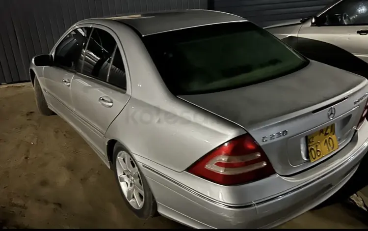 Mercedes-Benz C 230 2003 годаүшін2 000 000 тг. в Атырау