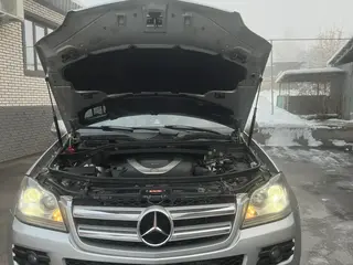 Mercedes-Benz GL 550