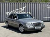 Mercedes-Benz E 280 1993 года за 1 950 000 тг. в Алматы