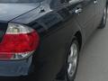 Toyota Camry 2005 годаfor7 000 000 тг. в Актобе – фото 2