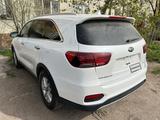 Kia Sorento 2018 года за 9 700 000 тг. в Алматы – фото 4