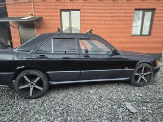Mercedes-Benz 190