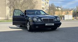 Mercedes-Benz E 320 1997 года за 3 500 000 тг. в Алматы – фото 2
