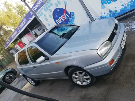 Volkswagen Golf 1994 года за 2 300 000 тг. в Алматы – фото 2