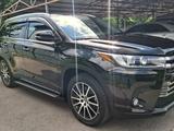 Toyota Highlander 2019 года за 22 300 000 тг. в Шымкент – фото 3
