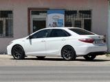 Toyota Camry 2015 года за 8 600 000 тг. в Шымкент