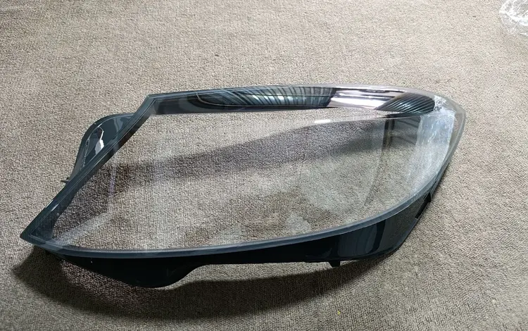 Стекло на фара Mercedes Benz W222 2014 за 40 000 тг. в Алматы