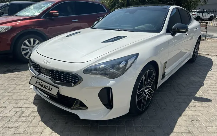 Kia Stinger 2023 года за 21 000 000 тг. в Актау