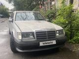 Mercedes-Benz E 200 1993 года за 1 000 000 тг. в Петропавловск – фото 2