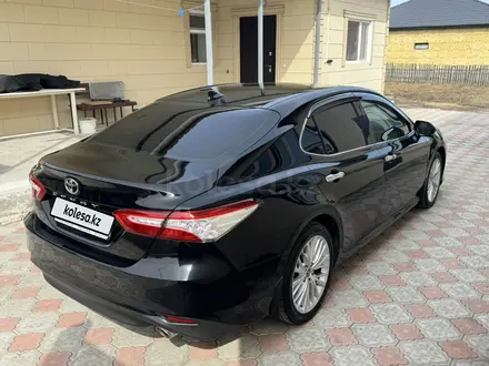 Toyota Camry 2019 года за 13 800 000 тг. в Костанай – фото 5