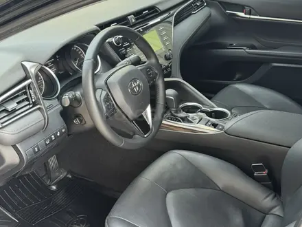 Toyota Camry 2019 года за 13 800 000 тг. в Костанай – фото 7