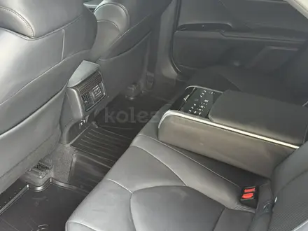 Toyota Camry 2019 года за 13 800 000 тг. в Костанай – фото 9