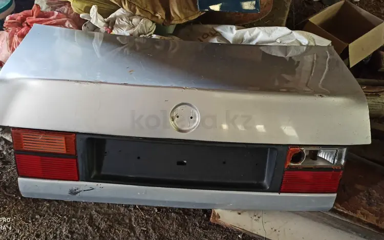 Фолгсваген крышка багажа вентаа за 2 000 тг. в Алматы