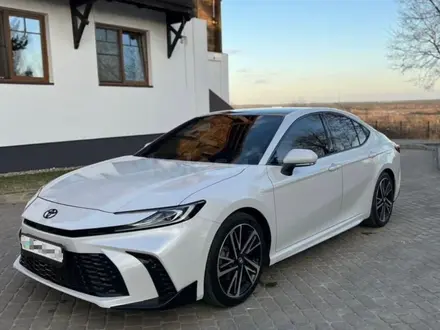 Toyota Camry 2024 года за 16 400 000 тг. в Атырау