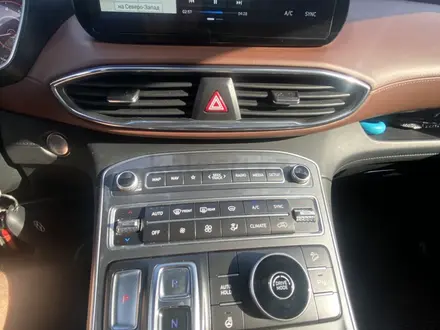 Hyundai Santa Fe 2022 года за 14 300 000 тг. в Караганда – фото 21