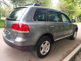 Volkswagen Touareg 2004 года за 5 900 000 тг. в Алматы – фото 4