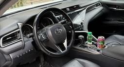 Toyota Camry 2018 года за 16 700 000 тг. в Актау – фото 5