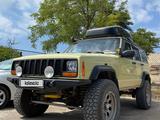 Jeep Cherokee 1993 года за 4 300 000 тг. в Актау
