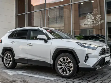 Toyota RAV4 2023 года за 19 000 000 тг. в Астана – фото 2