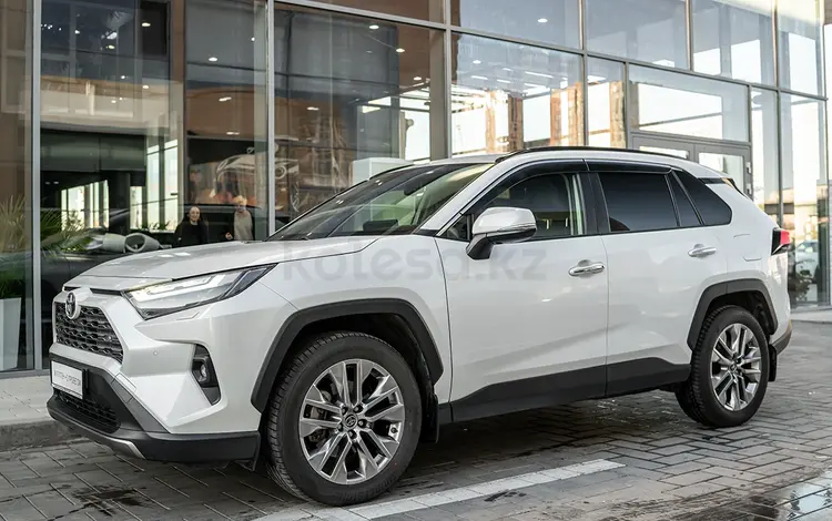 Toyota RAV4 2023 года за 19 000 000 тг. в Астана